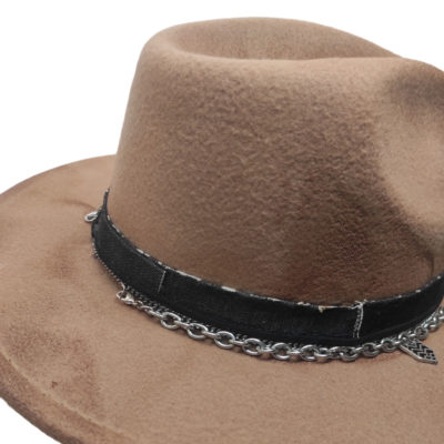 Cara hat camel necklace 2